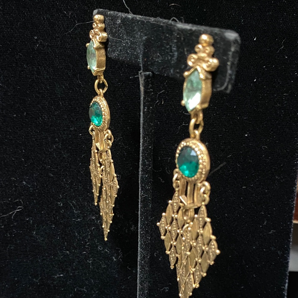 Vintage long Elegant Gold and Green crystal Dangle pierced Earrings - Picture 2 of 11